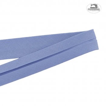 Ljusbla snedsla som ligger uppvikt pa vit bakgrund