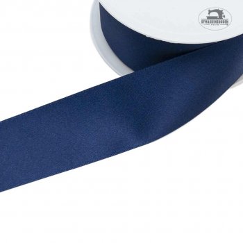 Mörkblått satinband som är 35mm brett