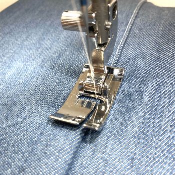 Janome Bi-level pressarfot 7 mm höger