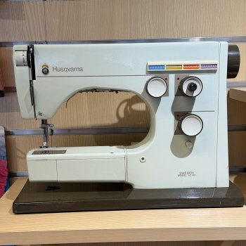 Begagnad symaskin Husqvarna 6230